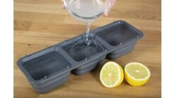 Broil King Ice Grill Brush - 65679 -BBQs Grill Shop BK 65679 action 04 1000x563 1