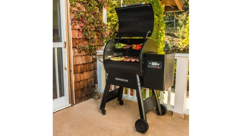 Traeger - Ironwood D2 650 Pellet BBQ - Free Cover And Front Folding Shelf 6 Traeger - Ironwood D2 650 Pellet BBQ - Free Cover And Front Folding Shelf - Image 6
