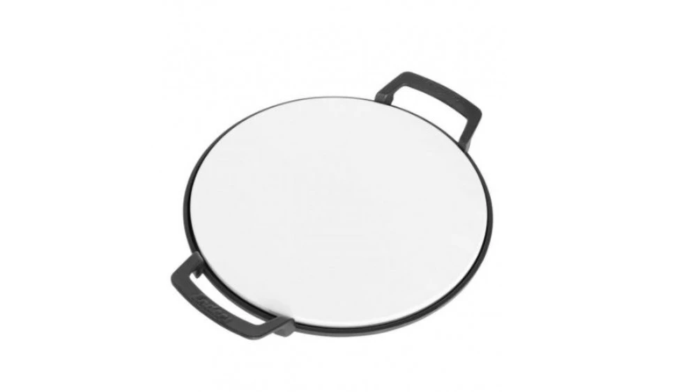 Lifestyle - Enders Switch Grid Pizza Stone 1 Lifestyle - Enders Switch Grid Pizza Stone