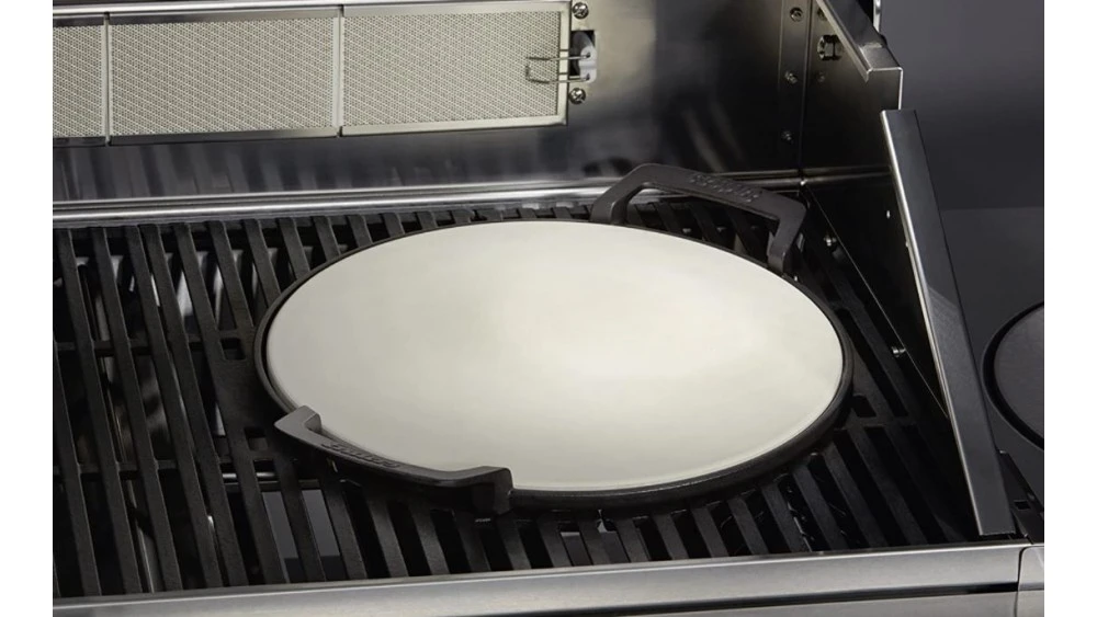 Lifestyle - Enders Switch Grid Pizza Stone 2 Lifestyle - Enders Switch Grid Pizza Stone - Image 2