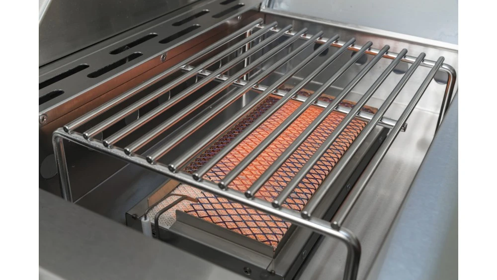 Whistler Grills Bibury 4 Gas BBQ With Free Cover And Rotisserie 7 Whistler Grills Bibury 4 Gas BBQ With Free Cover And Rotisserie - Image 7